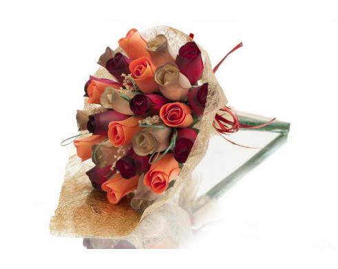 BUCHET DE TRANDAFIRI DIN LEMN "TEDI"
