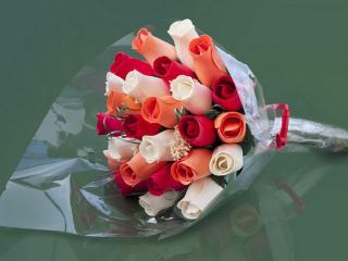 BUCHET DE TRANDAFIRI DIN LEMN „RUBY”