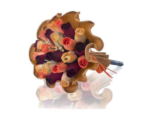 BUCHET DE TRANDAFIRI DIN LEMN "HARMONY"